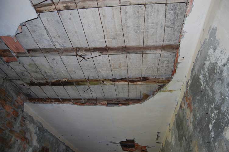 Il soffitto privo di intonaco permette di apprezzarne la tecnica costruttiva