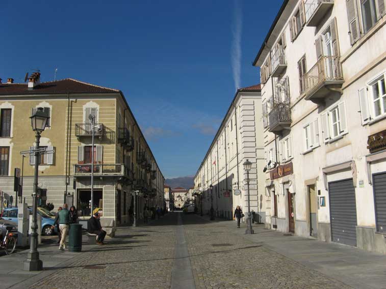 13 novembre2012-Venaria Reale-Via Andrea Mensa(già Via Maestra)Verso la Reggia