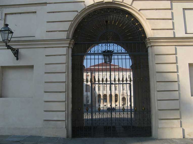 26 Gennaio 2013 Reggia di Venaria Reale-La Corte d'Onore vista dalla Torre dell'Orologio