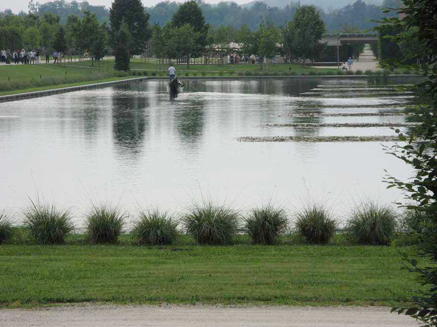 16 Giugno 2013 Venaria Reale-Il laghetto della Peschiera all'interno della Reggia