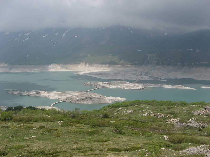 18 Giugno 2013 Moncenisio-Il fondo lago con le tre dighe visti dal Forte Varisello