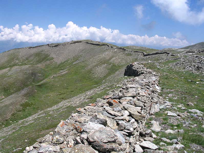 Resti dei trinceramenti Austro-Piemontesi al Colle dell'Assietta