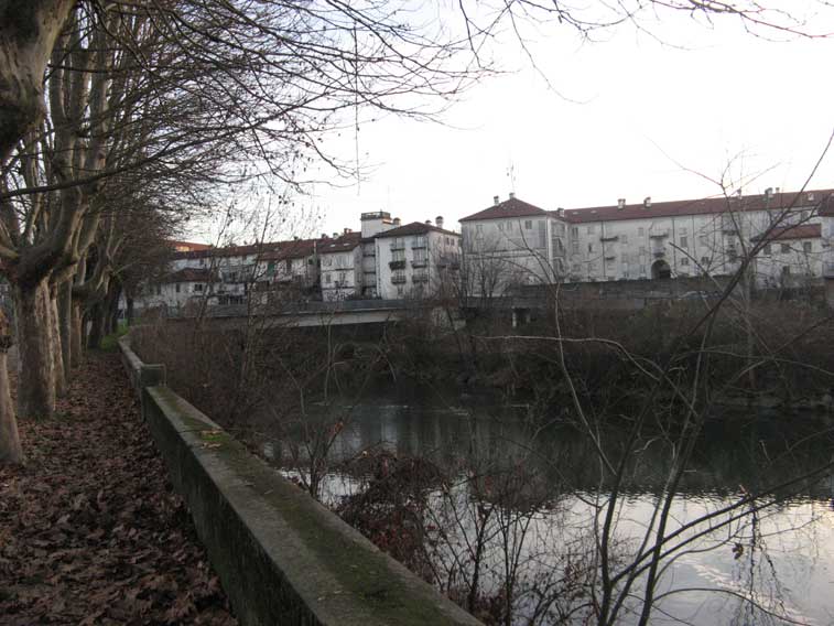 6 gennaio 2014 Venaria Reale-La passerella pedonale sul torrente Ceronda