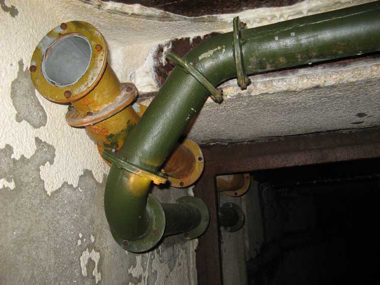 Moncenisio-Tubi per aria proveniente dall'esterno(giallo) e dall'impianto di ventilazione(verde)