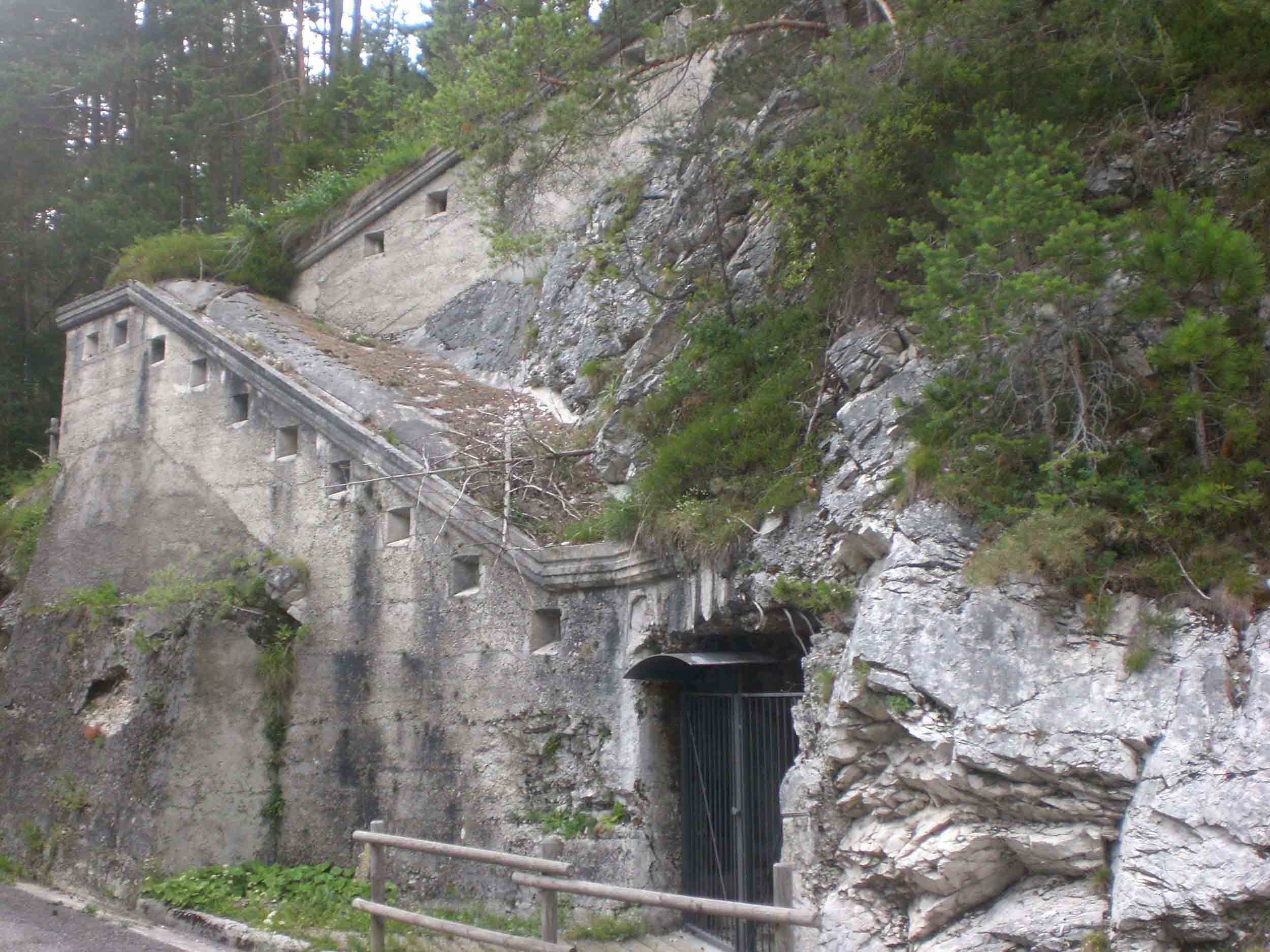 Accesso al sistema fortificato dei Piani