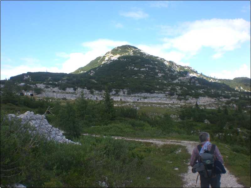 cima della Caldiera con caverne riparo