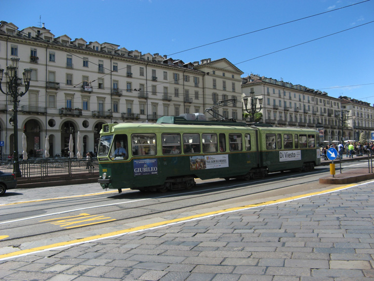 28 aprile 2015 Torino-Piazza Vittorio e tram storico