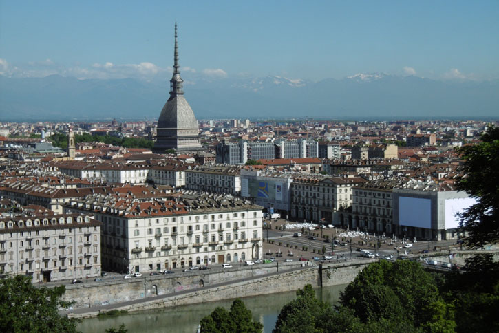 27 maggio 2015-Torino,Piazza Vittorio e la Mole Antonelliana visti dal Monte dei Capuccini