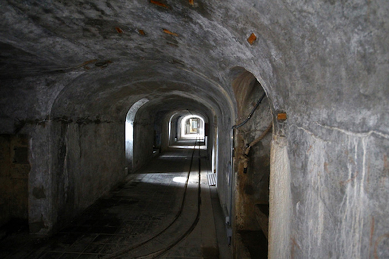 corridoio-accesso-cannoni-forte_col_badin (12).jpg
