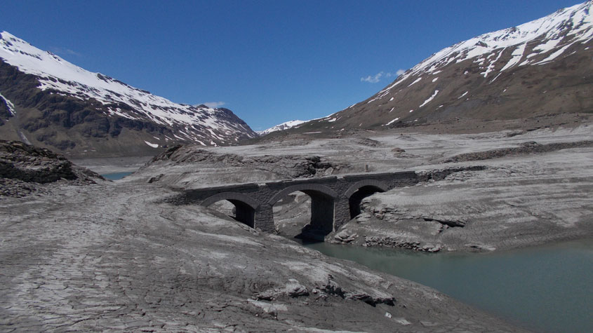 17 maggio 2016 Moncenisio-Fondo lago e il ponte dei River