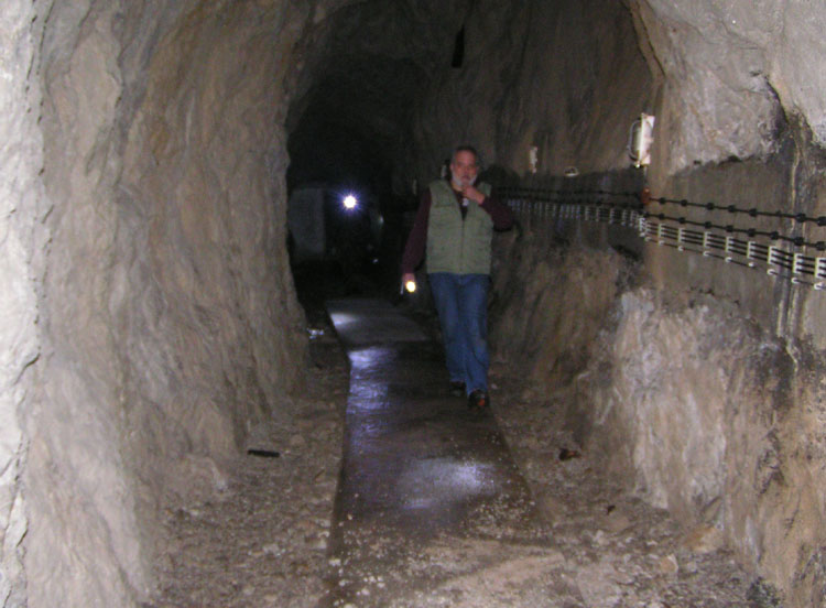 tunnel2^entr.0243_11.jpg