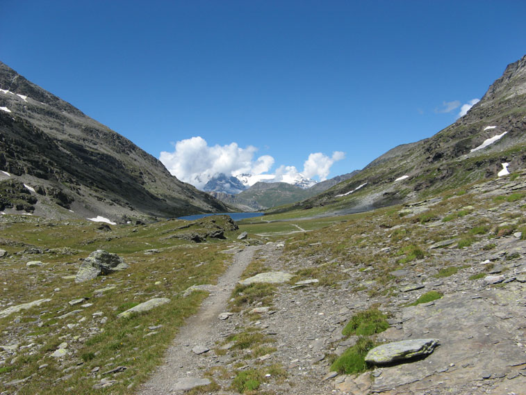 Il Mont Froid visto dal lago Savine