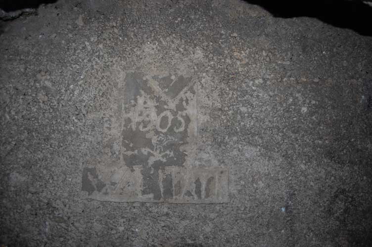 Colle del Piccolo Moncenisio-Scritta all'interno di una postazione in caverna