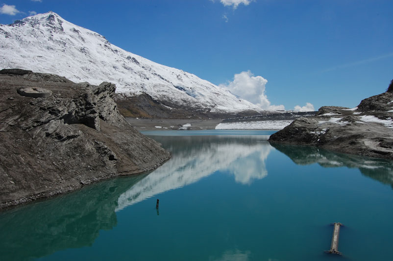 Riflessi al Moncenisio durante lo svuotamento parziale del lago