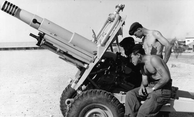 Bahrein_ Preparing for the Radfan_ Aden 1966_ 145 _Maiwand_ Commando Battery RA.jpg