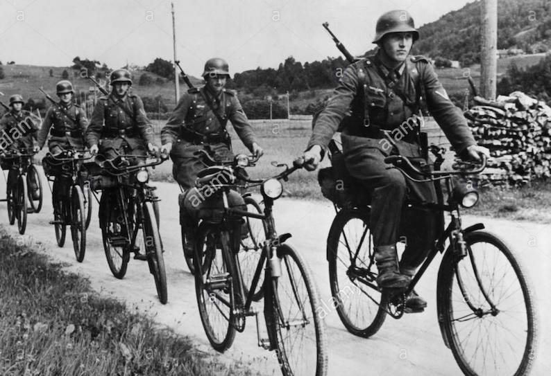 Soldati-fanteria-in-bicicletta.jpg