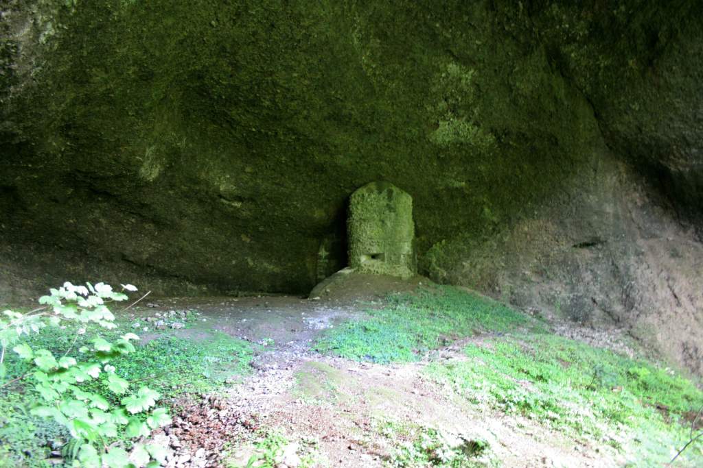 l'ingresso in cavernone