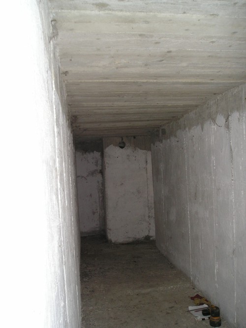 Dopo una svolta appare la camerata, stretta e lunga 7 metri . . .