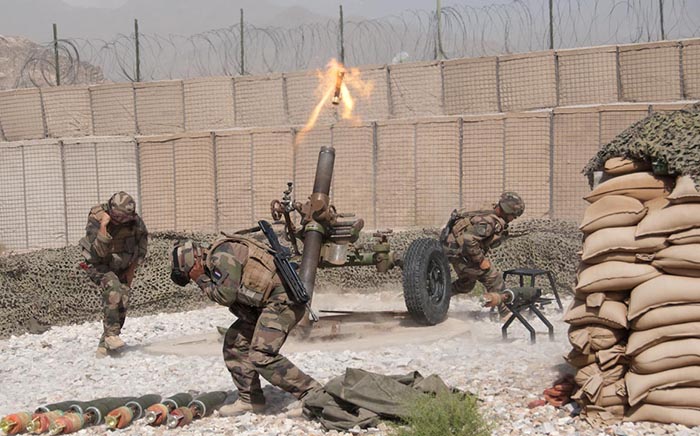 Paracadutisti Francesci del 35° rgt, aprono il fuoco a supporto delle forze di polizia Afgane nella Valle del Ghayn - Foto ISAF
