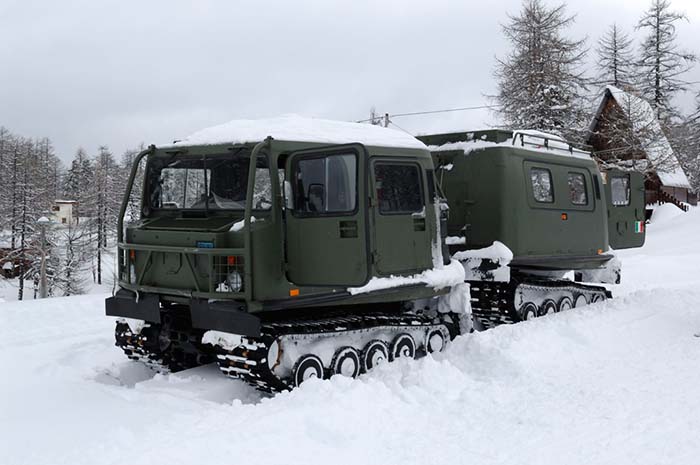 BV-206MT durante un operazione di soccorso alla popolazione (Foto: Esercito Italiano)