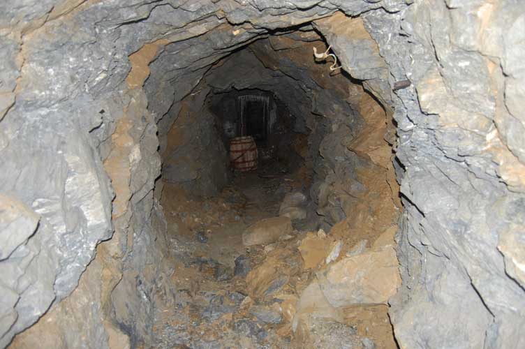 Proseguendo notiamo in lontananza quella che sembra essere una botte......