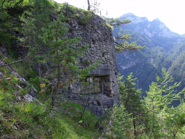 Vista ravvicinata della feritoia dell'osservatorio.