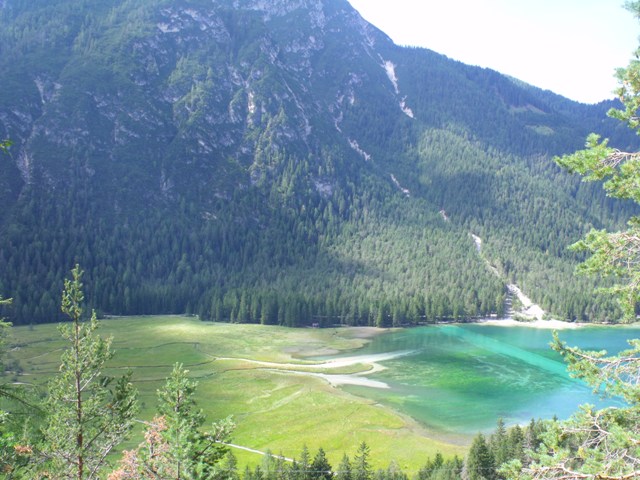 Panorama sul lago dall'opera.