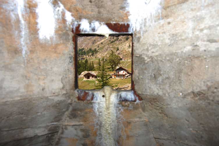 Vista dalla feritoia dell'arma