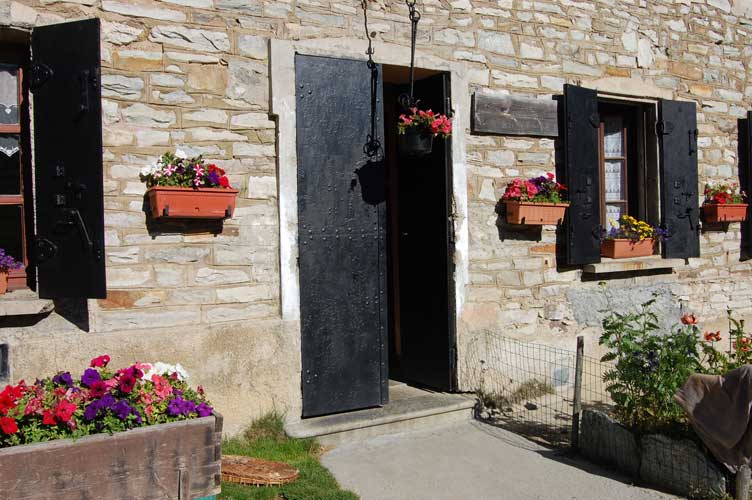 Porta blindata all'ingresso