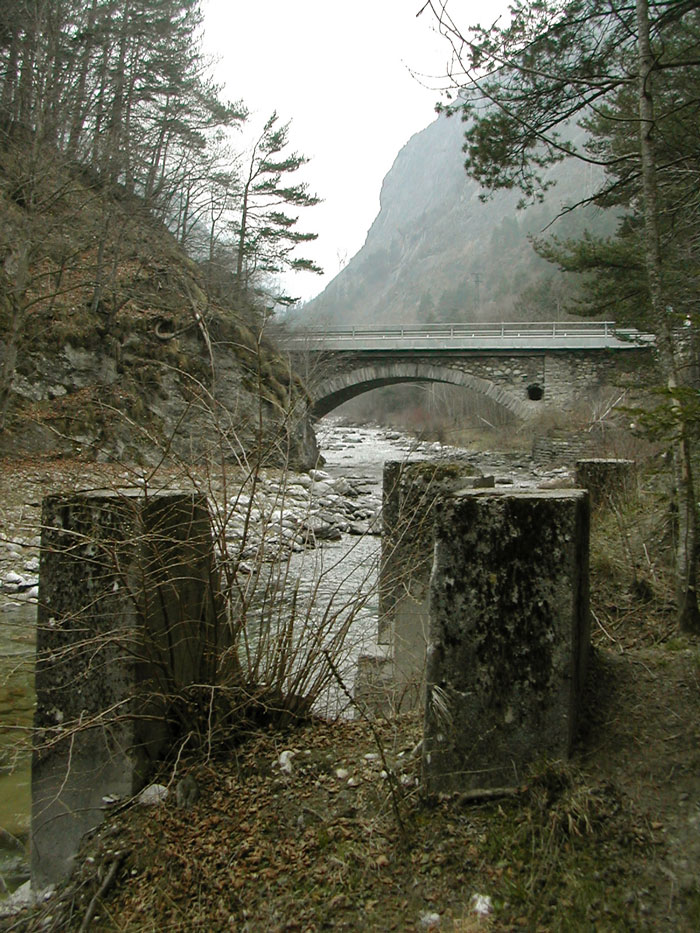 Val-Maira-denti-di-drago-al-bivio-per-Elva-2.jpg