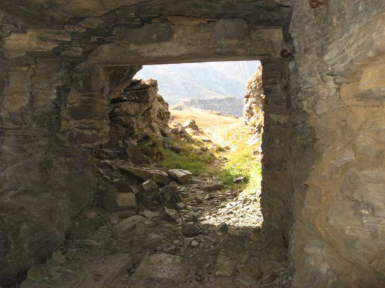 L'ingresso visto dall'interno