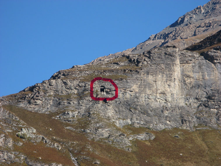 L'apertura della stazione a monte vista dalla SS 25