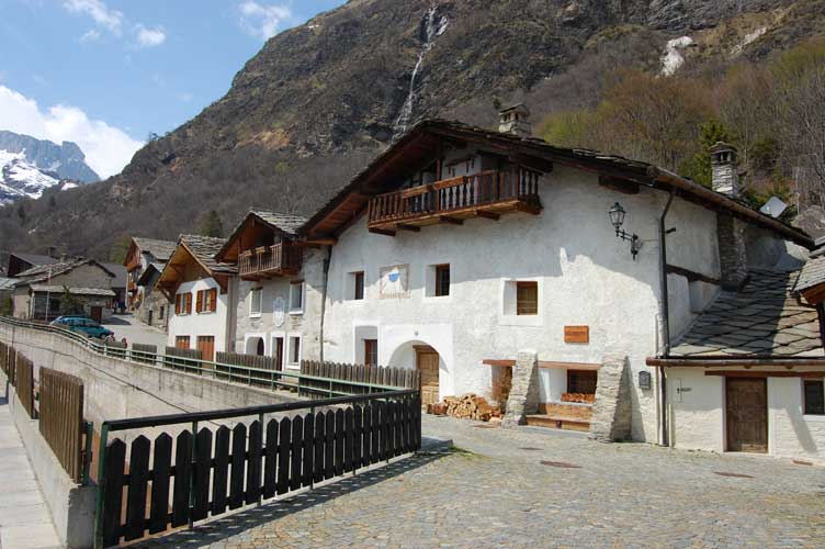 Scorcio dell'abitato del Comune di Moncenisio