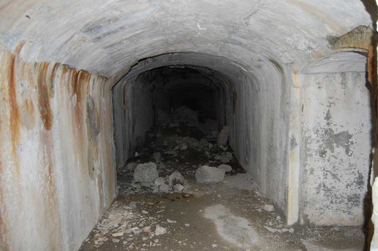 Ricovero 3,visibile a sx l'inizio del corridoio verso il 2