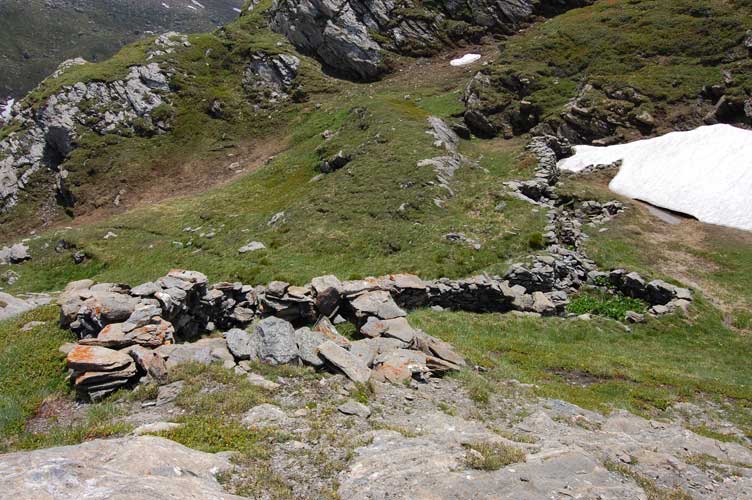 Il trinceramento in pietre eretto probabilmente dagli Italo-Tedesci nel 44-45