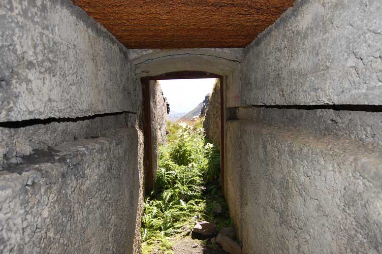 L'ingresso visto dall'interno