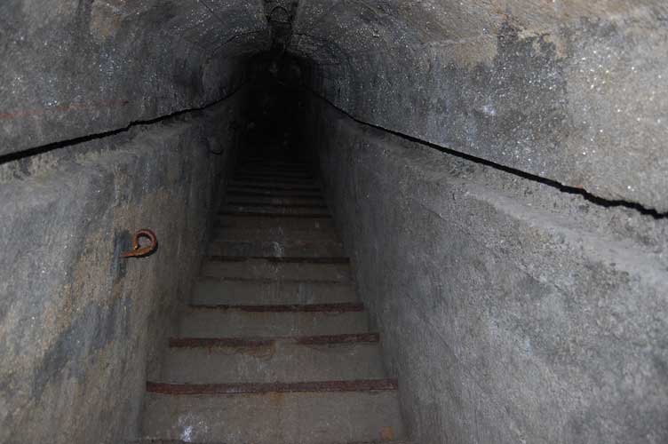 La scala del corridoio principale ora nuovamente rivestito