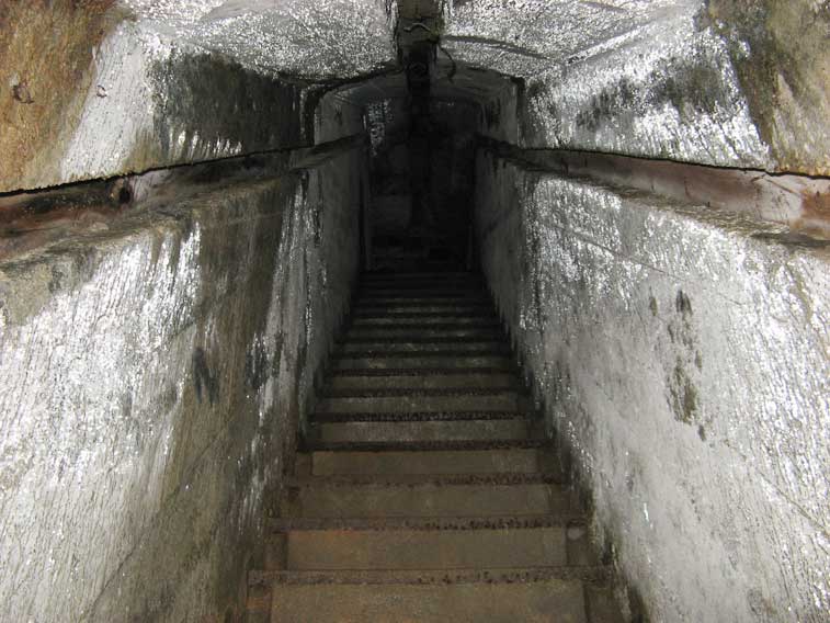 Proseguendo lungo la scala