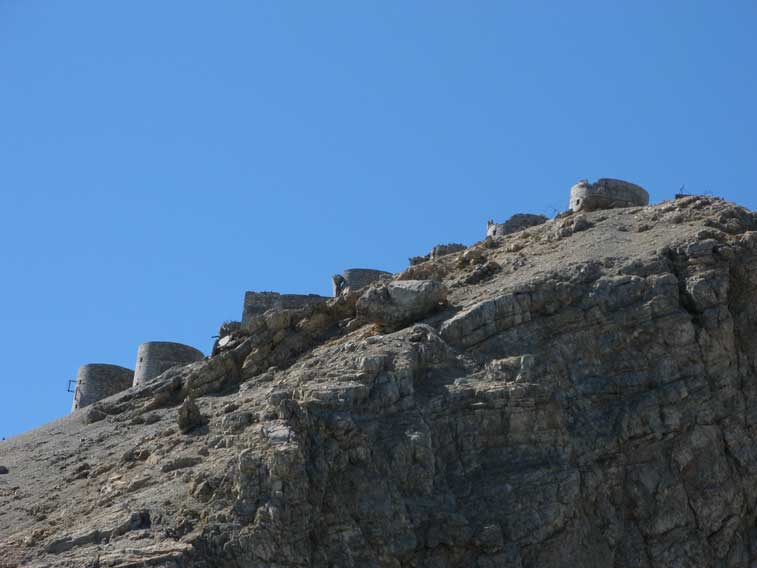 La cima dello Chaberton con le torri della 515a Batteria