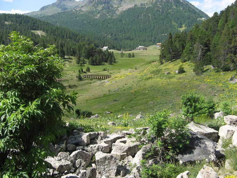Postazione 114-I ruderi e la Piana di La Coche