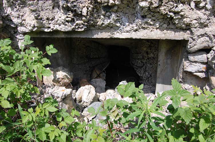 Postazione 122-La feritoia verso Monginevro