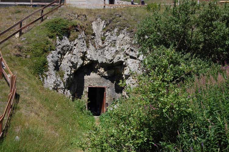L'ingresso aperto del Ricovero