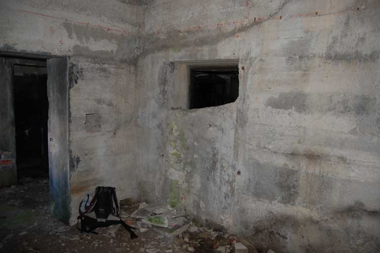 L'apertura che consente l'accesso alla parte in caverna