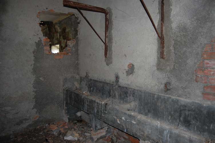 Resti di un lavabo