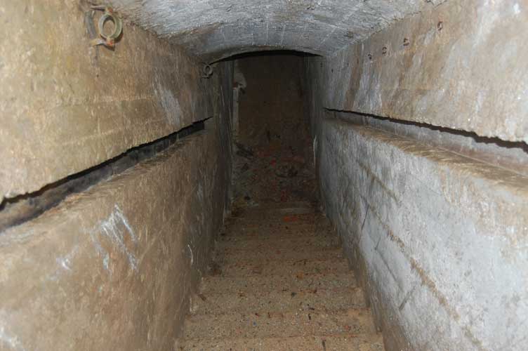 Percorriamo la scala in discesa