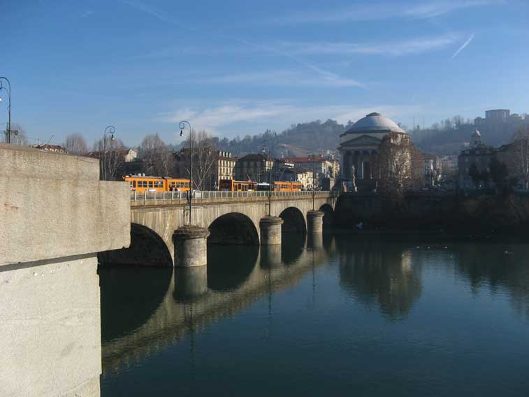 4 gennaio 2013 Torino-Il PO.il ponte Vittorio Emanuele e la Chiesa della Gran Madre
