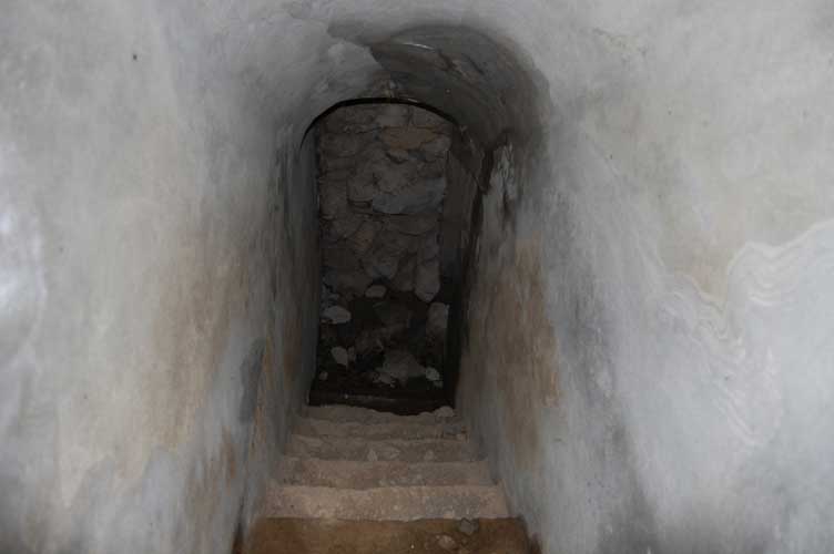 Ripassiamo davanti all'ingresso S murato