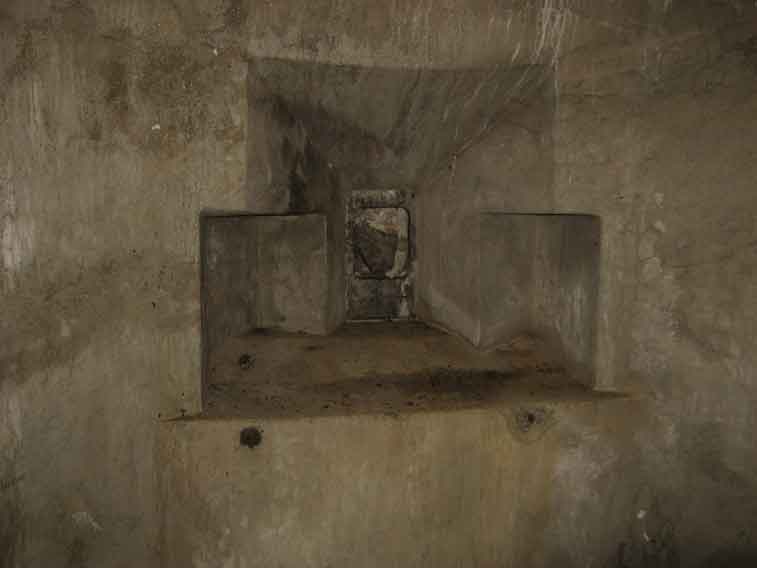 Particolare della postazione per mitragliatrice.La piastra di protezione è del tipo Piana