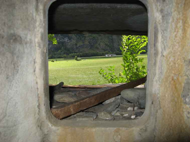 Vista dalla feritoia verso Clusio