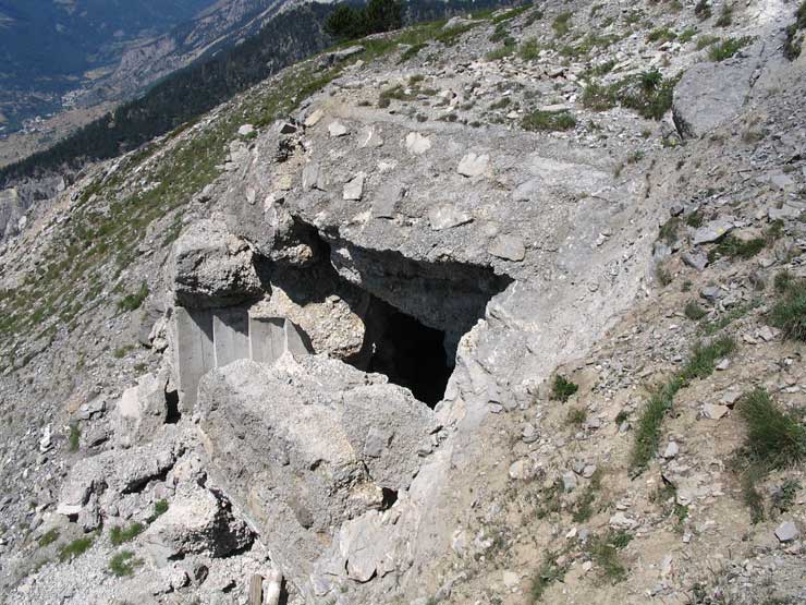 La casamatta della mitragliatrice e la valle della Clarèe